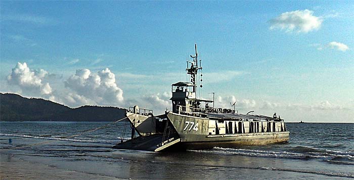 'Thai Navy Carrier' by Asienreisender